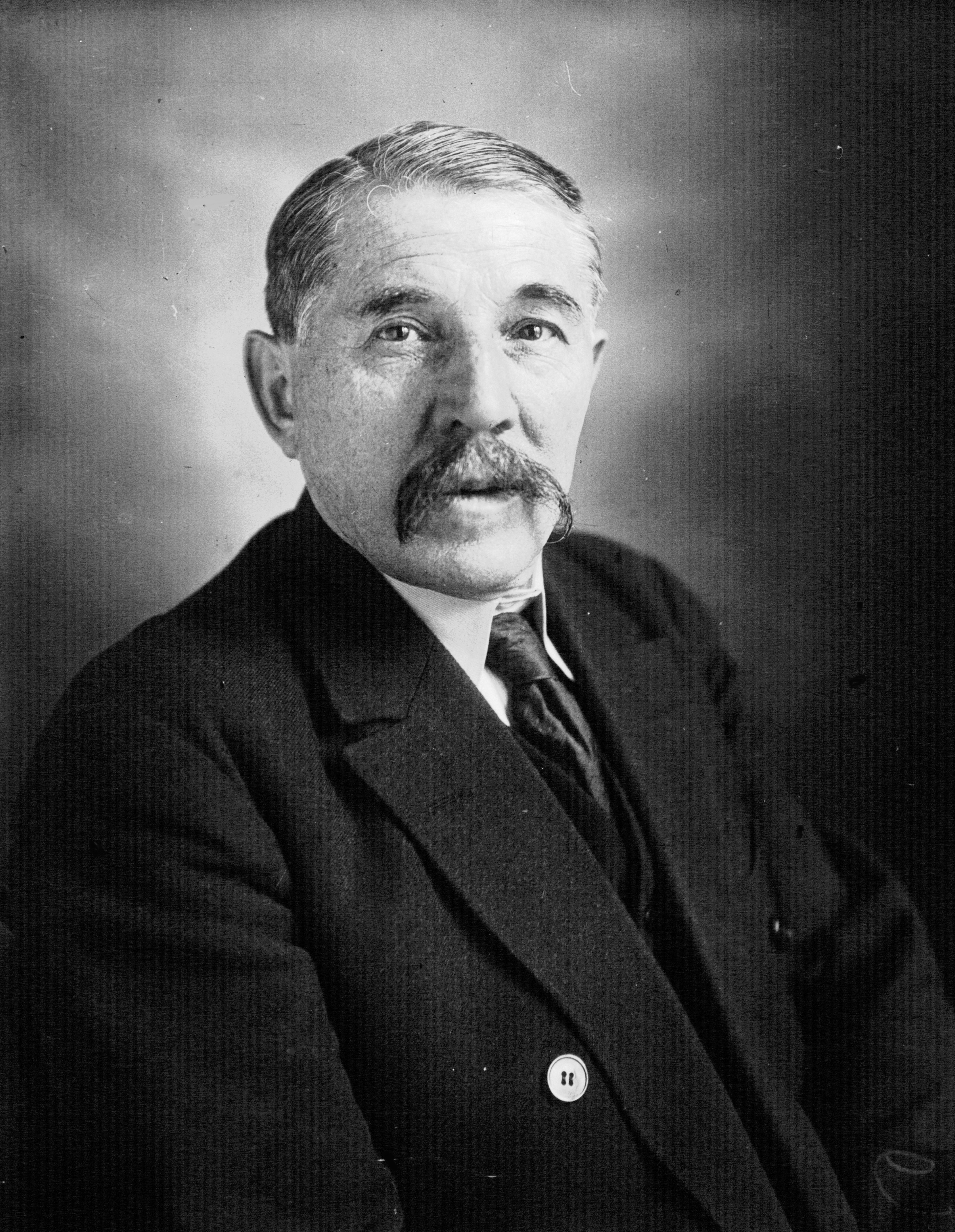 Portrait photographique de Marcel Cachin en 1929.